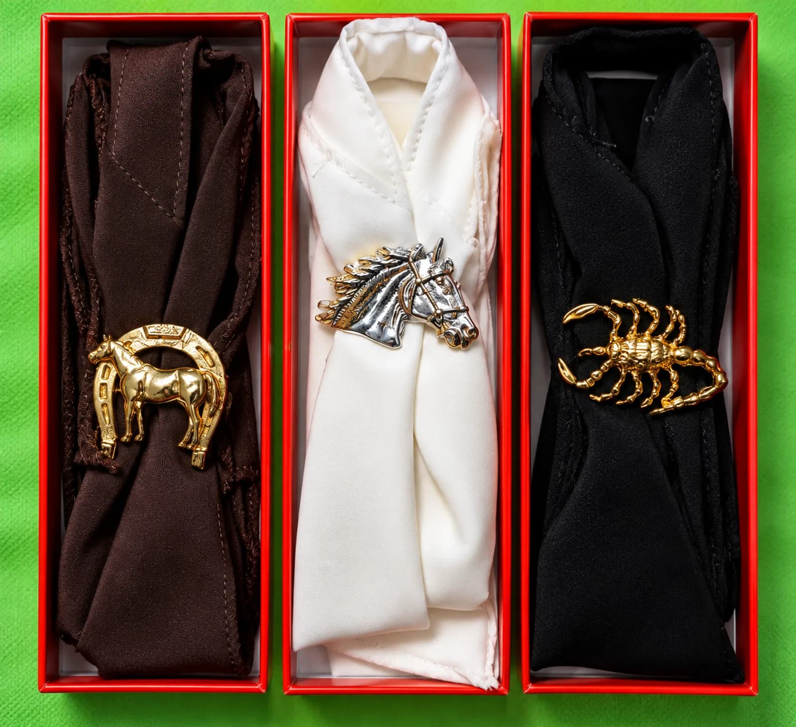 Set de Pañuelos con Broche (Café, Blanco, Negro)